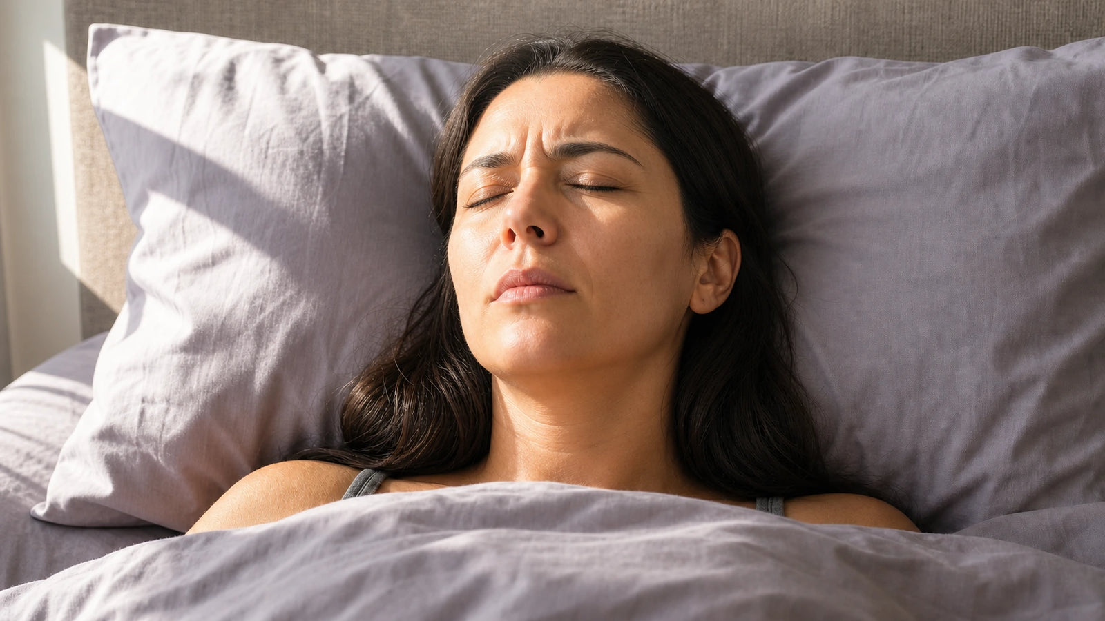 Sleeper affected by bright morning light before using the Lumiero NightSeal sleep mask